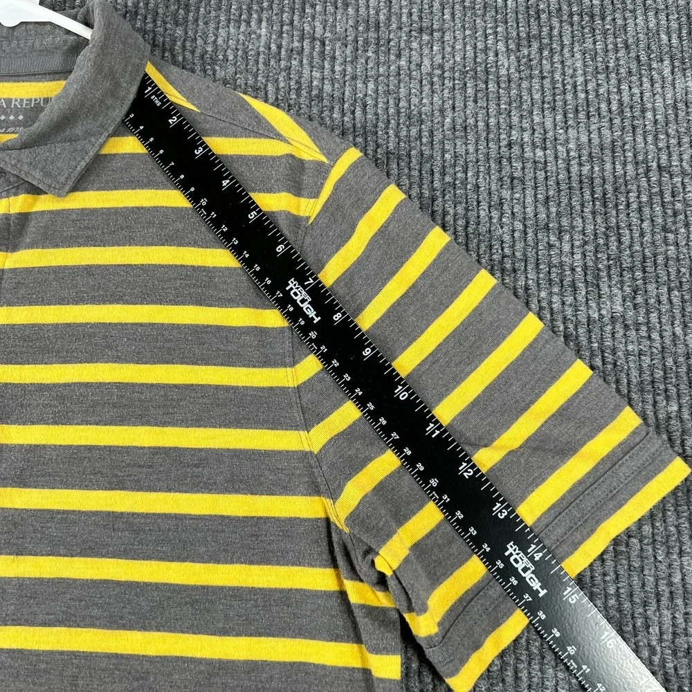 Banana Republic Mens Size Medium Gray‎ Yellow Striped Short Sleeve Polo Shirt